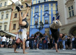 Top 10 Tekkers: A European Invasion of Freestyle and Street Football Skills! street football skills