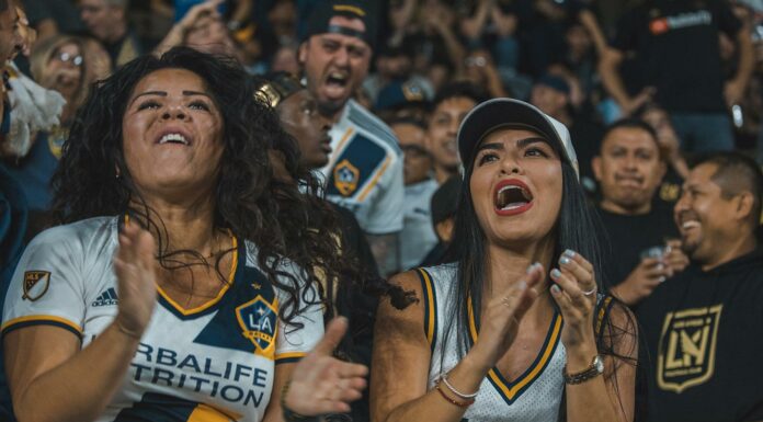 LAFC and LA Galaxy Fans Go Head-To-Head In a Playoff Edition of Tailgate Trivia! la galaxy fans